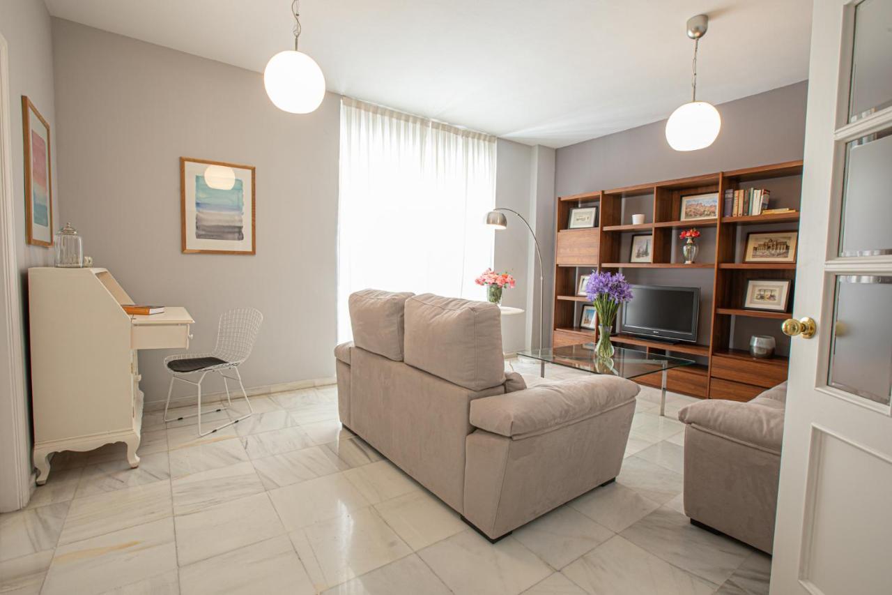 Piso Triana, Appartement *